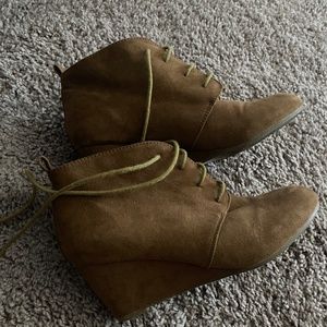 Tan New Directions Booties size 8